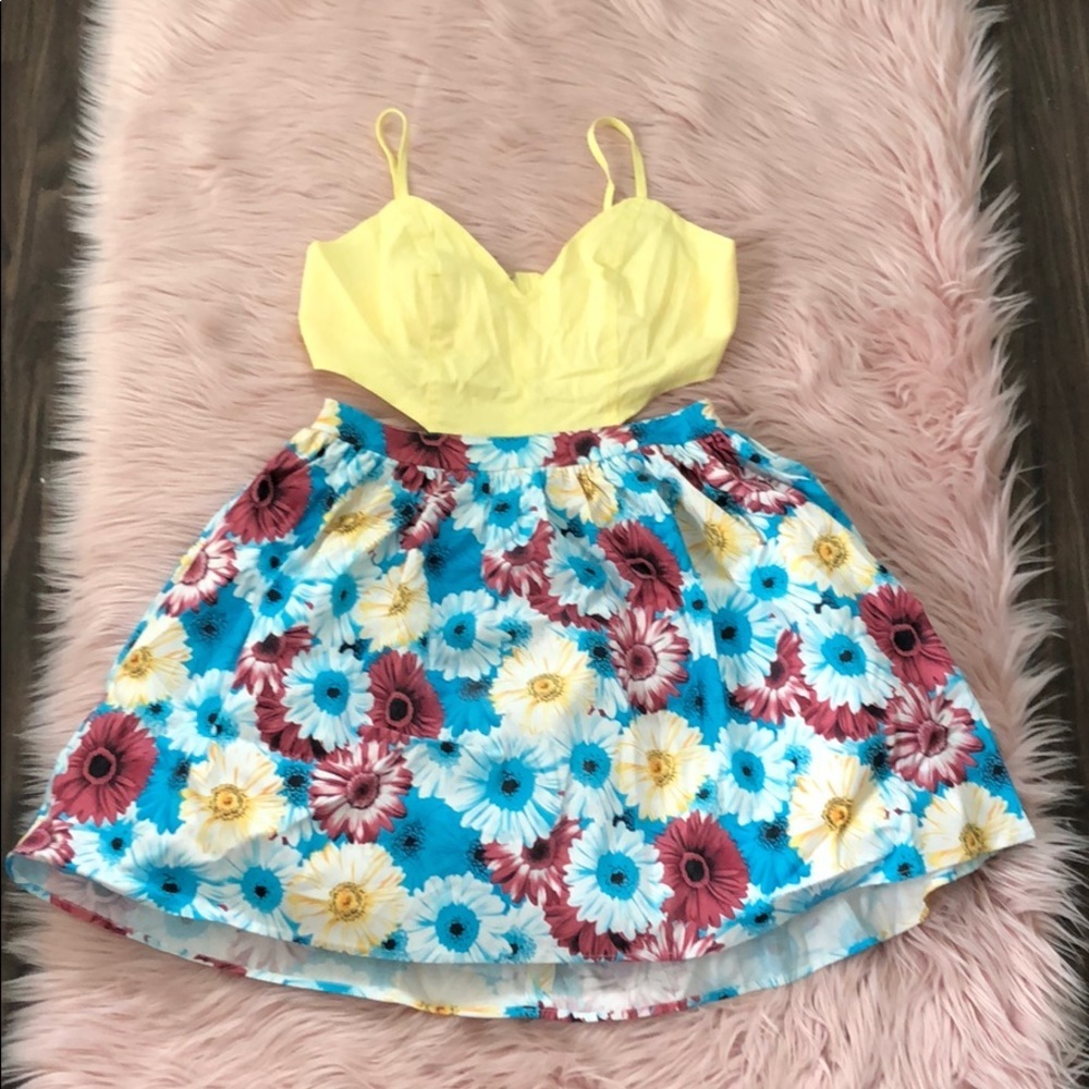 Cut out Flower Dress